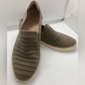 SOUL Kemper slip on Sneaker by Naturalizer Grey / Tan Size 7 W